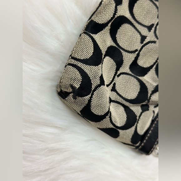 COACH Signature Hray/Black signature Wristlet - Picture 10 of 13